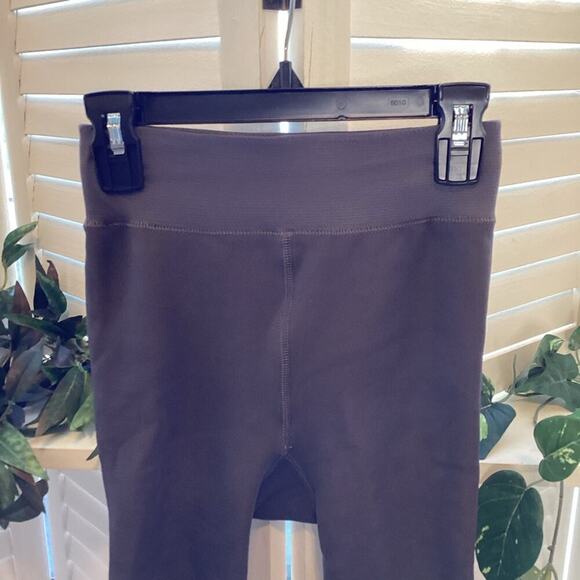 FUR LINED NWOT GRAY LEGGINGS SIZE XS 1244 - Picture 3 of 6